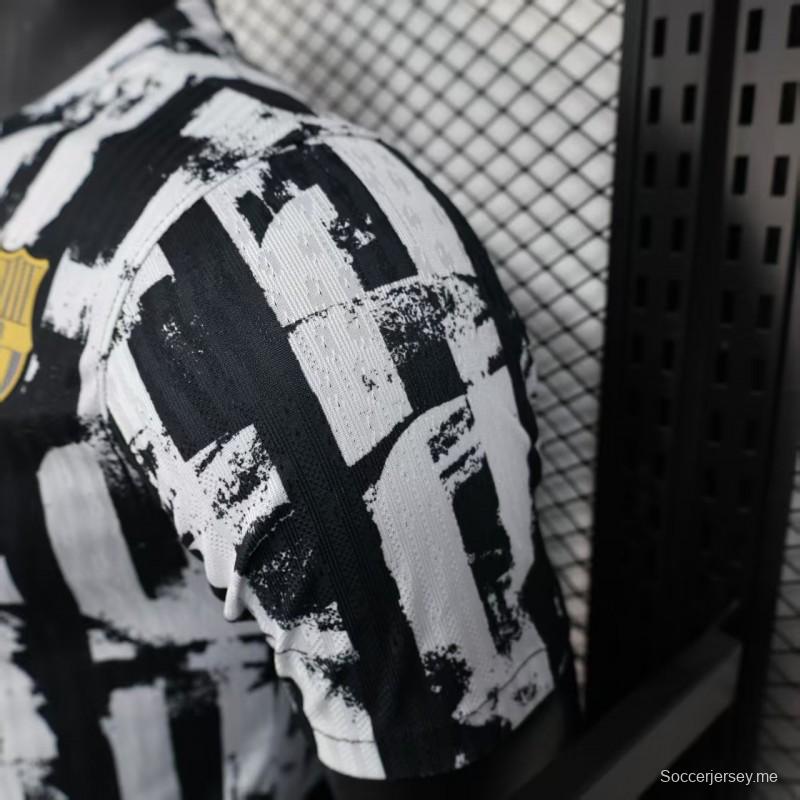 إصدار اللاعب 25/26 قميص برشلونة أسود بخطوط مخططة مقلّمة 25/26