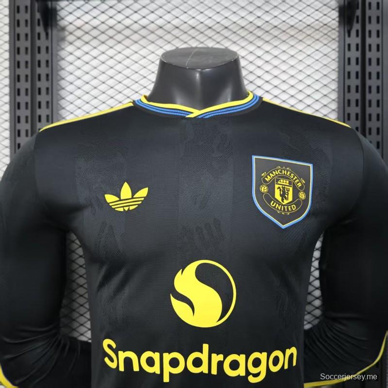إصدار اللاعب 25/26 قميص مانشستر يونايتد الثالث بأكمام طويلة أسود اللون أسود اللون