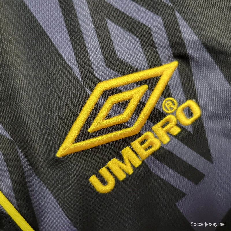 25/26 جاكيت مانشستر يونايتد ريترو أسود بنقشة ريترو بنقشة سوداء