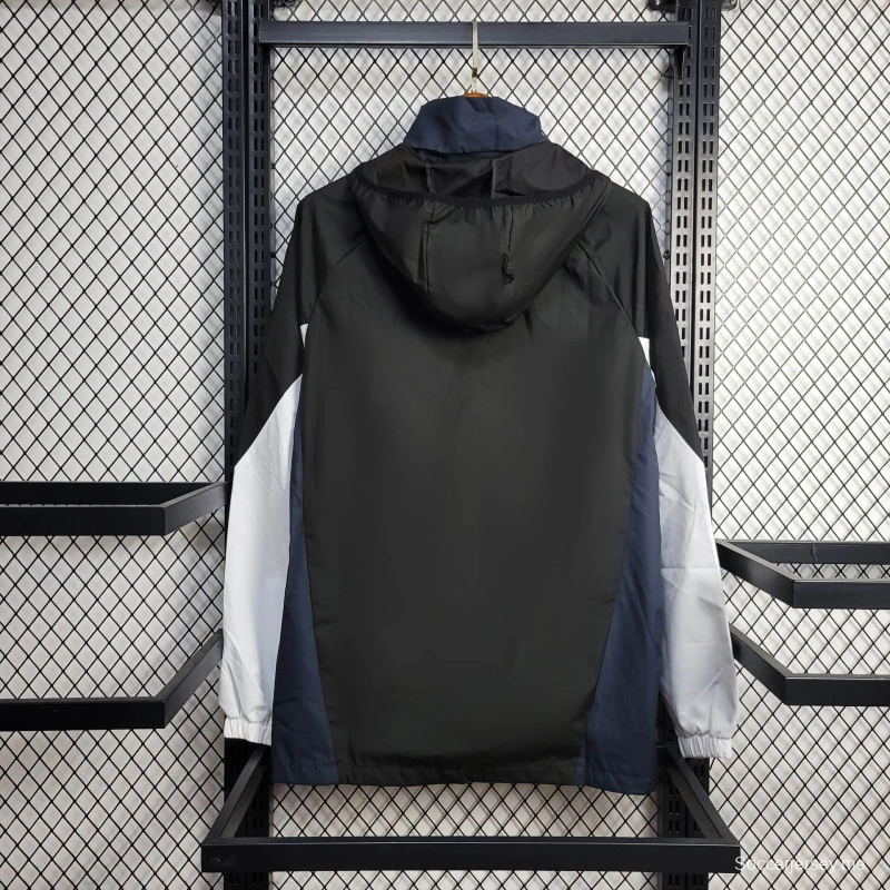 25/26 جاكيت نيوكاسل يونايتد سترة واقية من الرياح أسود