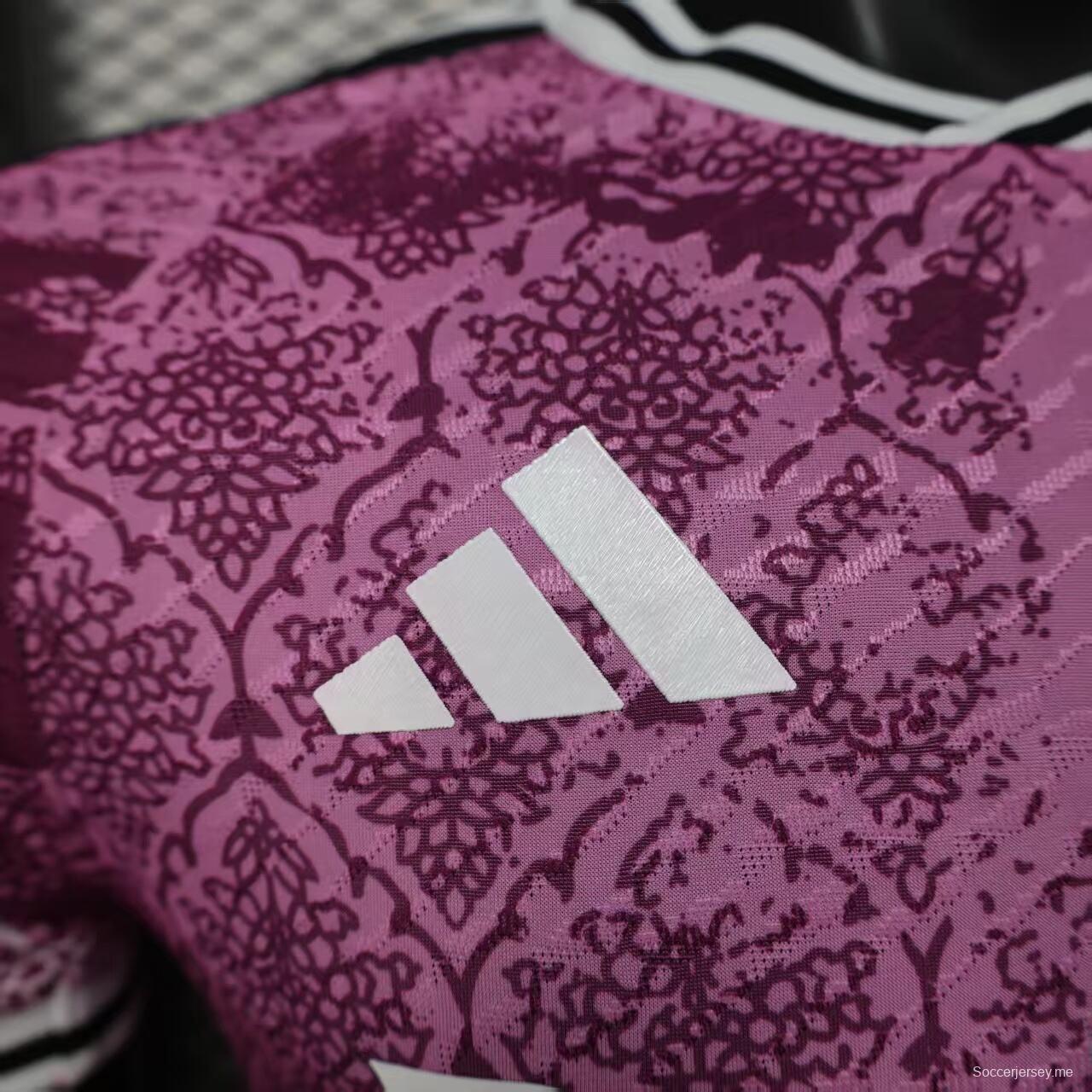 إصدار اللاعب 25/26 قميص ريال مدريد قبل المباراة باللون الأرجواني