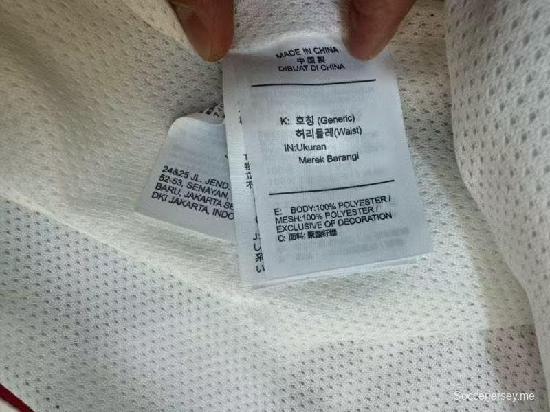 2025 سترة كاجوال كاجوال أبيض/أسود من نايك 2025 سترة واقية من الرياح - 2 لون