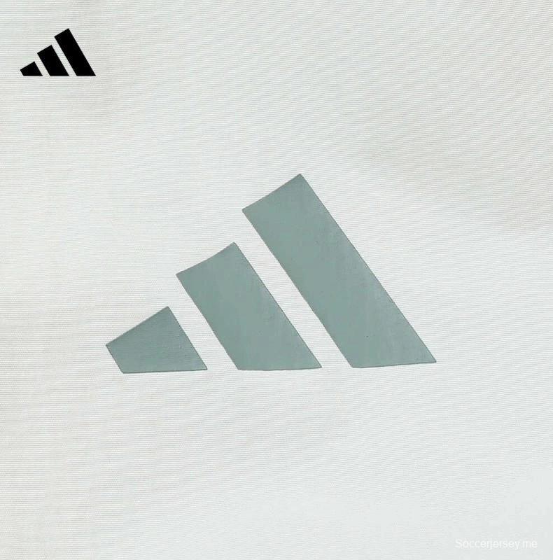 أديداس 2025 أديداس سترة واقية من النايلون كريمي اللون نايلون نايلون بسحاب كامل