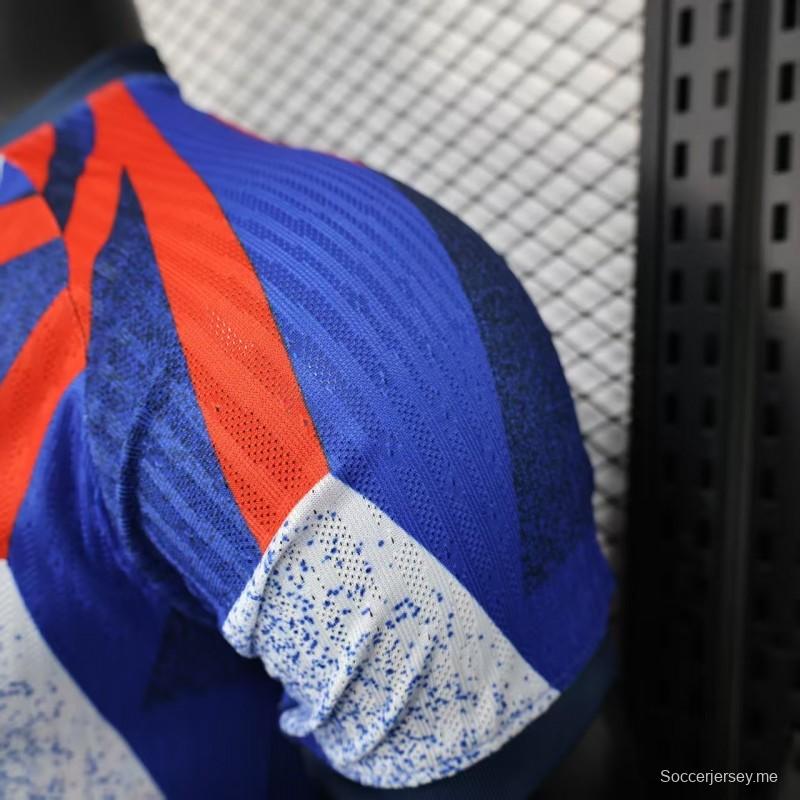 إصدار اللاعب 25/26 قميص نادي برشلونة أزرق بنقشة هندسية مجردة