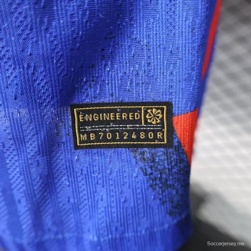 إصدار اللاعب 25/26 قميص نادي برشلونة أزرق بنقشة هندسية مجردة