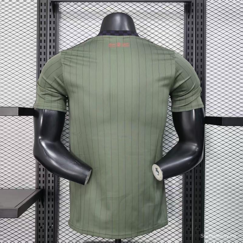 إصدار اللاعب 25/26 قميص بايرن ميونيخ الأخضر العشبي الكاجوال 25/26