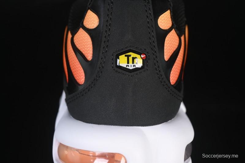 حذاء الجري اير ماكس بلس ريترو من نايك بتقنية الوسائد الهوائية - HF0552-001