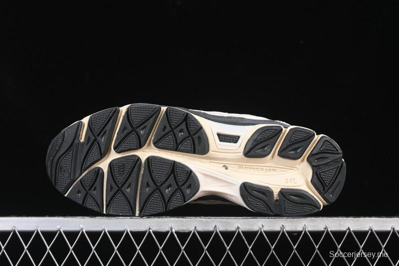 حذاء الجري جيل-نايك ريترو من اسيكس مع جزء علوي شبكي مسامي وجزء علوي من الشامواه - 1203A383-111