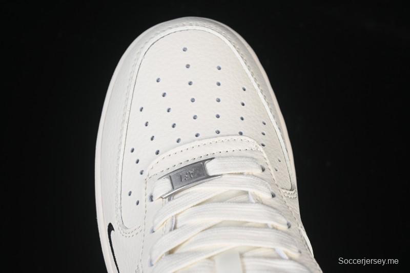 حذاء رياضي نايك اير فورس 1'07 منخفض كاجوال مع وسادة هوائية كاملة الطول - XD2588-601