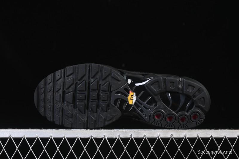 حذاء الجري اير ماكس بلس ريترو من نايك بتقنية الوسائد الهوائية - HJ9743-001