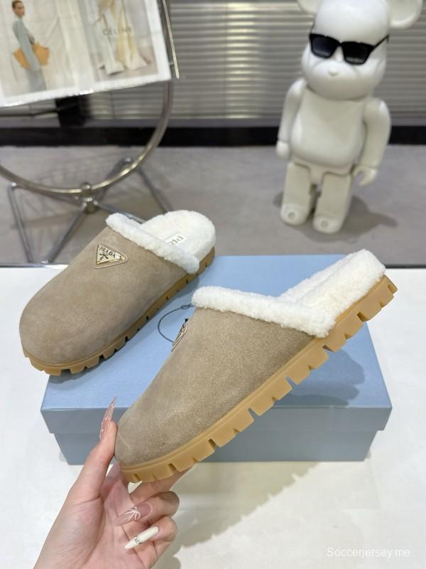 Prada 2025 Fall Winter New Fur Mule Triangle Buckle Bread Toe Half Slipper - KFY00270