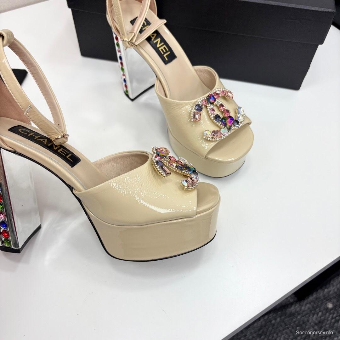 صنادل أديداس 2025/SS ذات تصميم ليلي صغير على شكل ملهى ليلي بلون الماس بكعب مربع مربع بكعب عالٍ مقاوم للماء بحزام خلفي بسيط - KFY00350