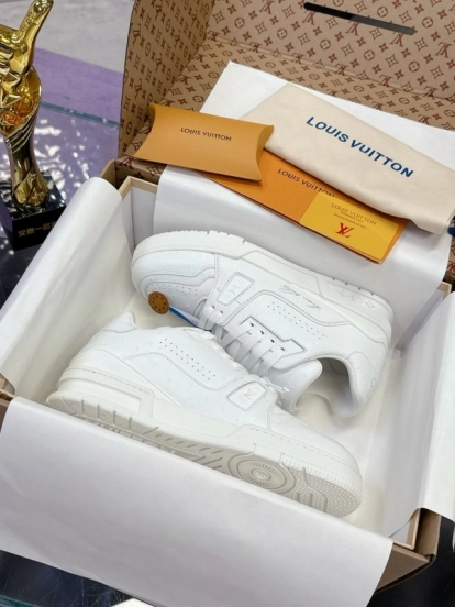 سلسلة أحذية لويس فويتون LV Trainer LV الرياضية الطويلة بنقشة النعام - AS00400