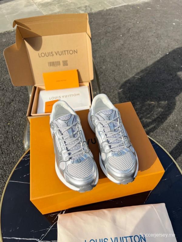 حذاء جري كاجوال من سلسلة أولمبيا من لويس فويتون بنقشة مونوغرام - AS00320