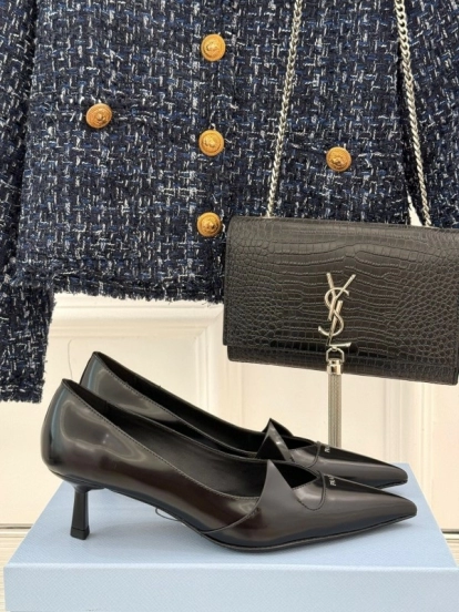 برادا 2025 برادا 2025 حذاء فردي بكعب مدبب من الأمام بكعب واحد - KFY00310