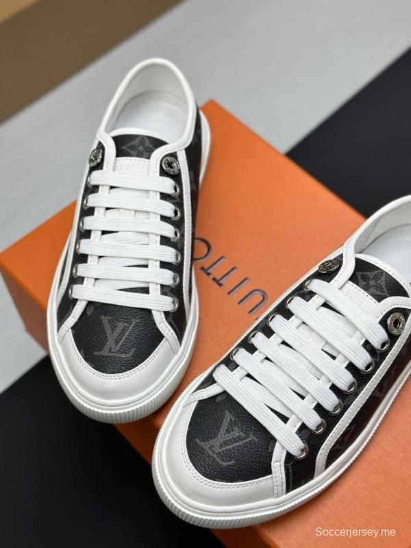 حذاء رياضي أبيض كاجوال بطبعة حيوانات من سلسلة تايم أوت من لويس فويتون - AS00260