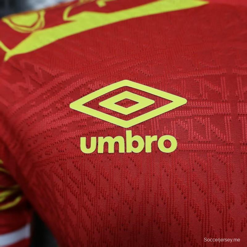 نسخة اللاعب 2026 قميص جمهورية الكونغو الديمقراطية خارج الديار باللون الأحمر والأصفر الملتهب