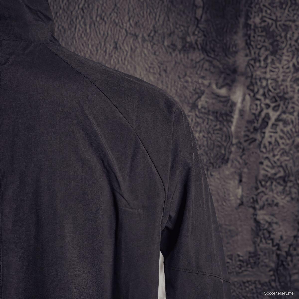 2026 سترة ليفربول السوداء الواقية من الرياح