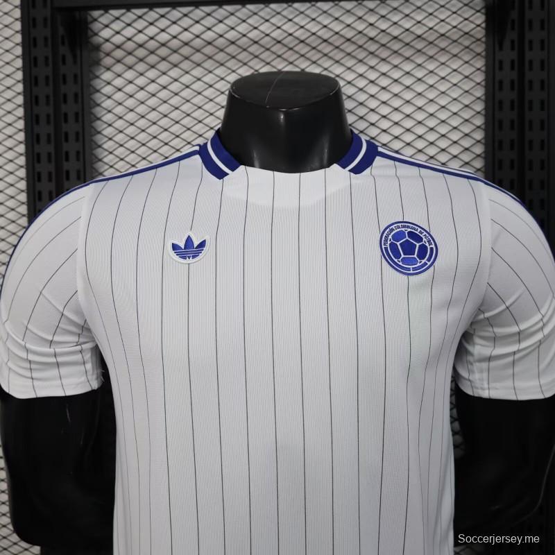 2026 نسخة اللاعبين كولومبيا قميص أبيض مع خطوط زرقاء عمودية