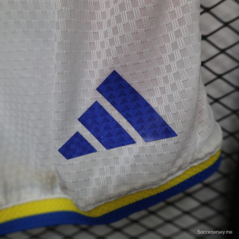 2026 نسخة اللاعبين كولومبيا أبيض مع شورت أحمر بخطوط جانبية