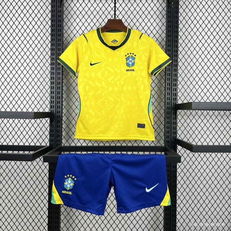 الزي الرسمي للفريق المضيف لكأس العالم 2026 للأطفال - البرازيل
