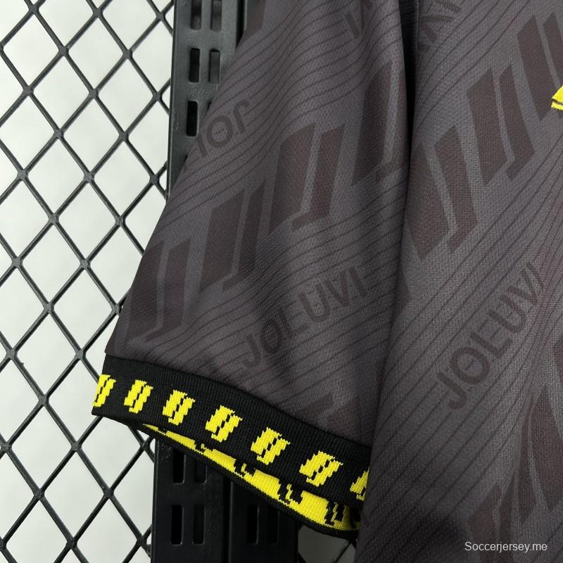 قميص ريال أوفييدو للعب على أرضه من موسم 1982/84