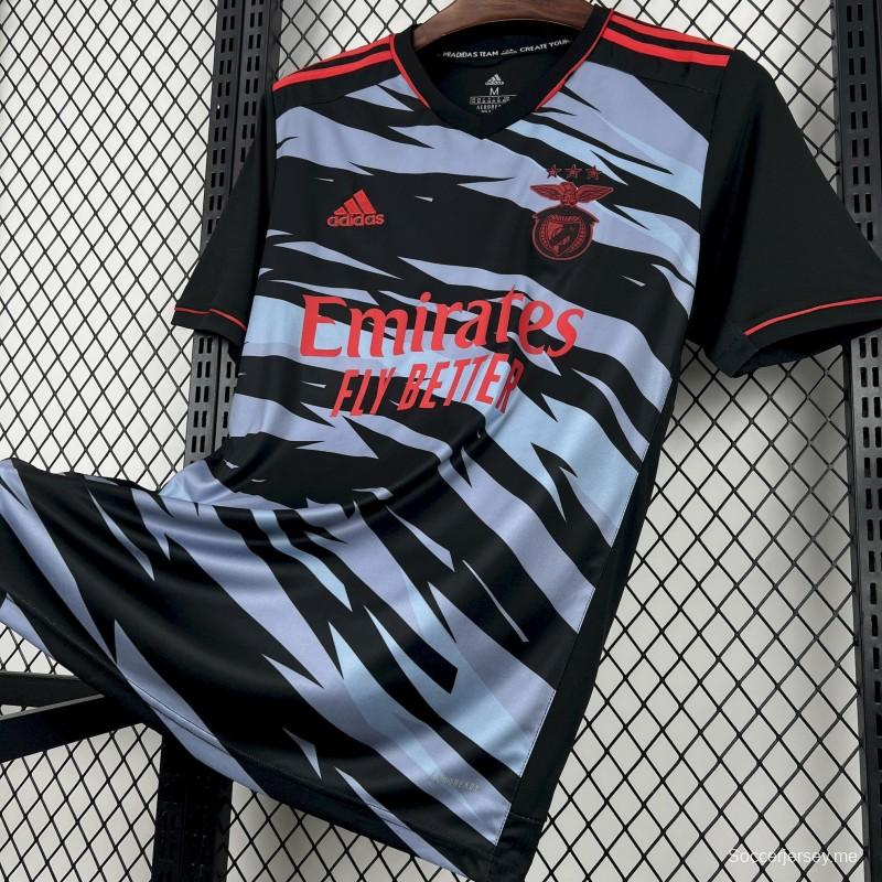 القميص الثالث لفريق بنفيكا طراز 2021/22