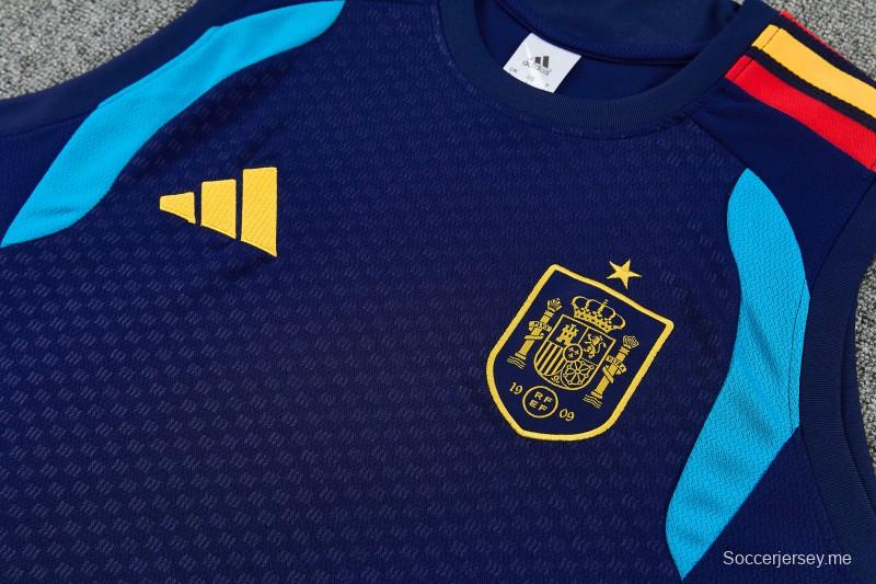 26/27  طقم من سترة تدريب بلا أكمام وشورت باللون الأزرق الداكن من إسبانيا