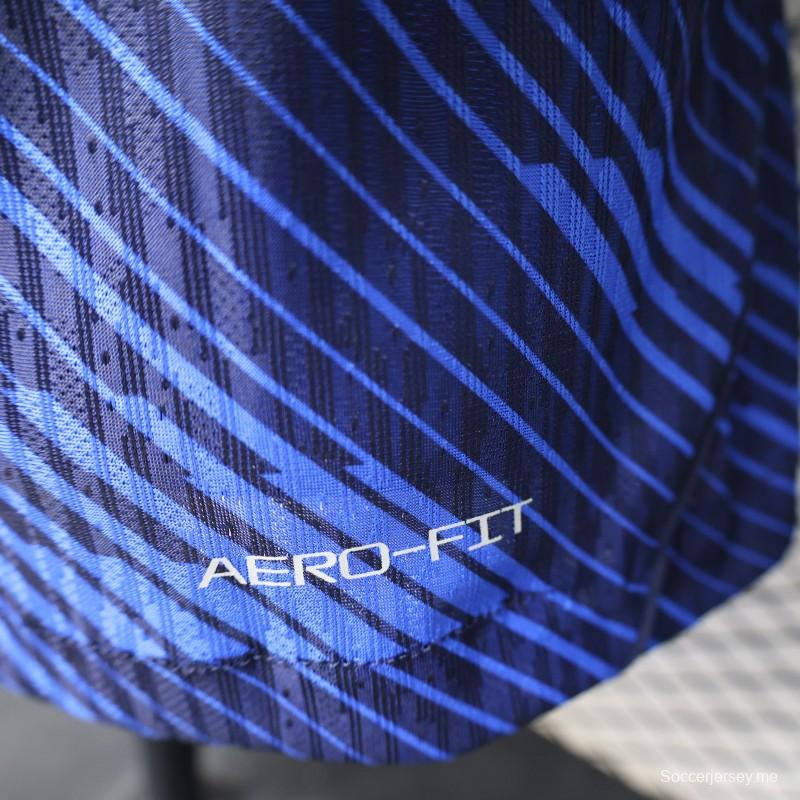 قميص اللاعب الإصدار 2026 باللون الأزرق الفرنسي بنمط خطوط قطرية - إصدار خاص