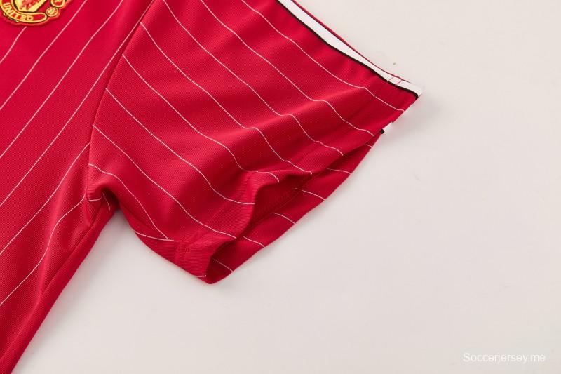 26/27  قميص مانشستر يونايتد الأحمر بأكمام قصيرة + شورت كرة قدم