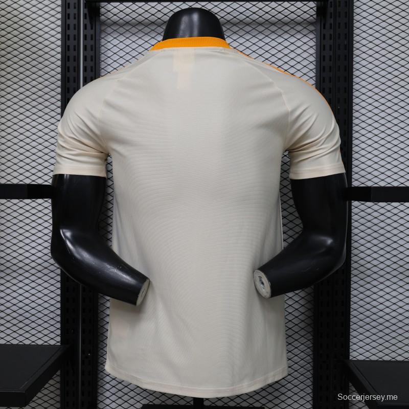 قميص لاعب بايرن ميونيخ طراز 26/27 باللونين الكريمي والأبيض، إصدار كلاسيكي من عام 1990، بأكمام قصيرة