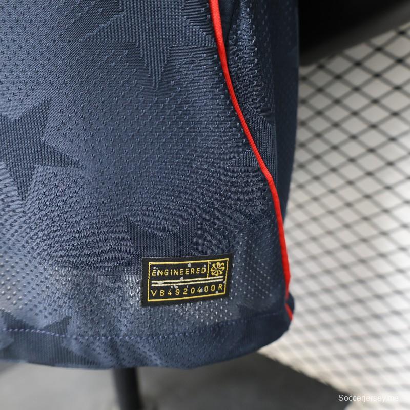 قميص خارجي للاعب من طراز 2026 باللون الأزرق الداكن (اللون الرسمي للبحرية الأمريكية) بنمط نجوم يغطي كامل القميص