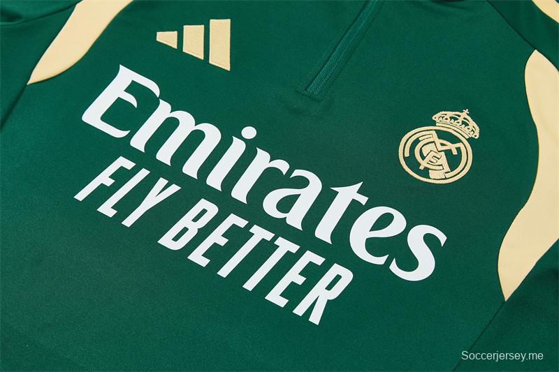 26/27 ريال مدريد - أخضر وكريمي  طقم رياضي مكون من سترة بنصف سحاب + بنطال طويل