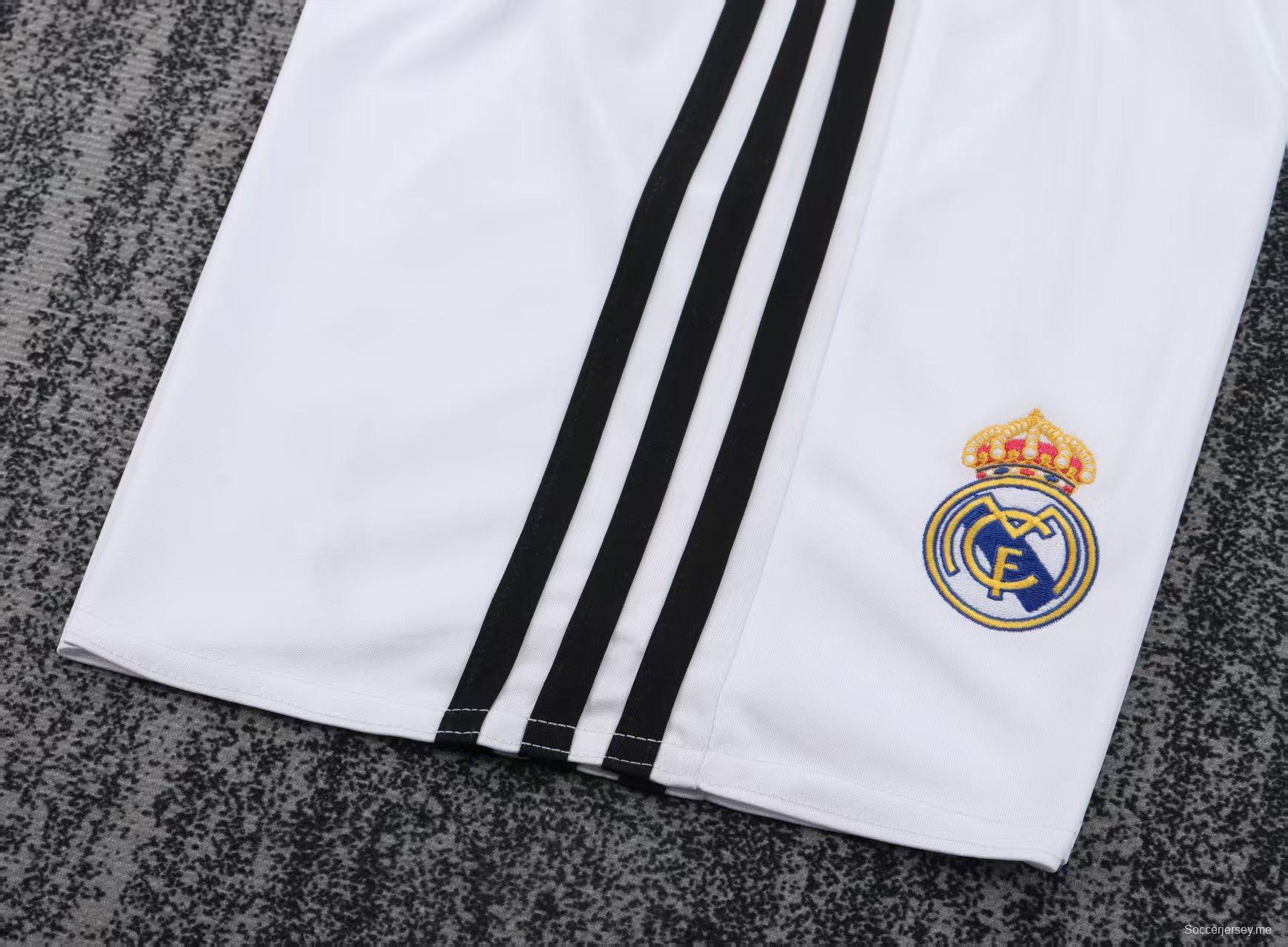قميص ريال مدريد الرئيسي لموسم 2008/2009 بتصميم كلاسيكي
