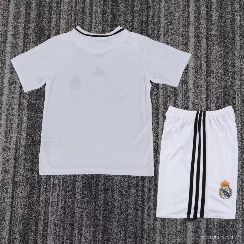 قميص ريال مدريد الرئيسي لموسم 2008/2009 بتصميم كلاسيكي