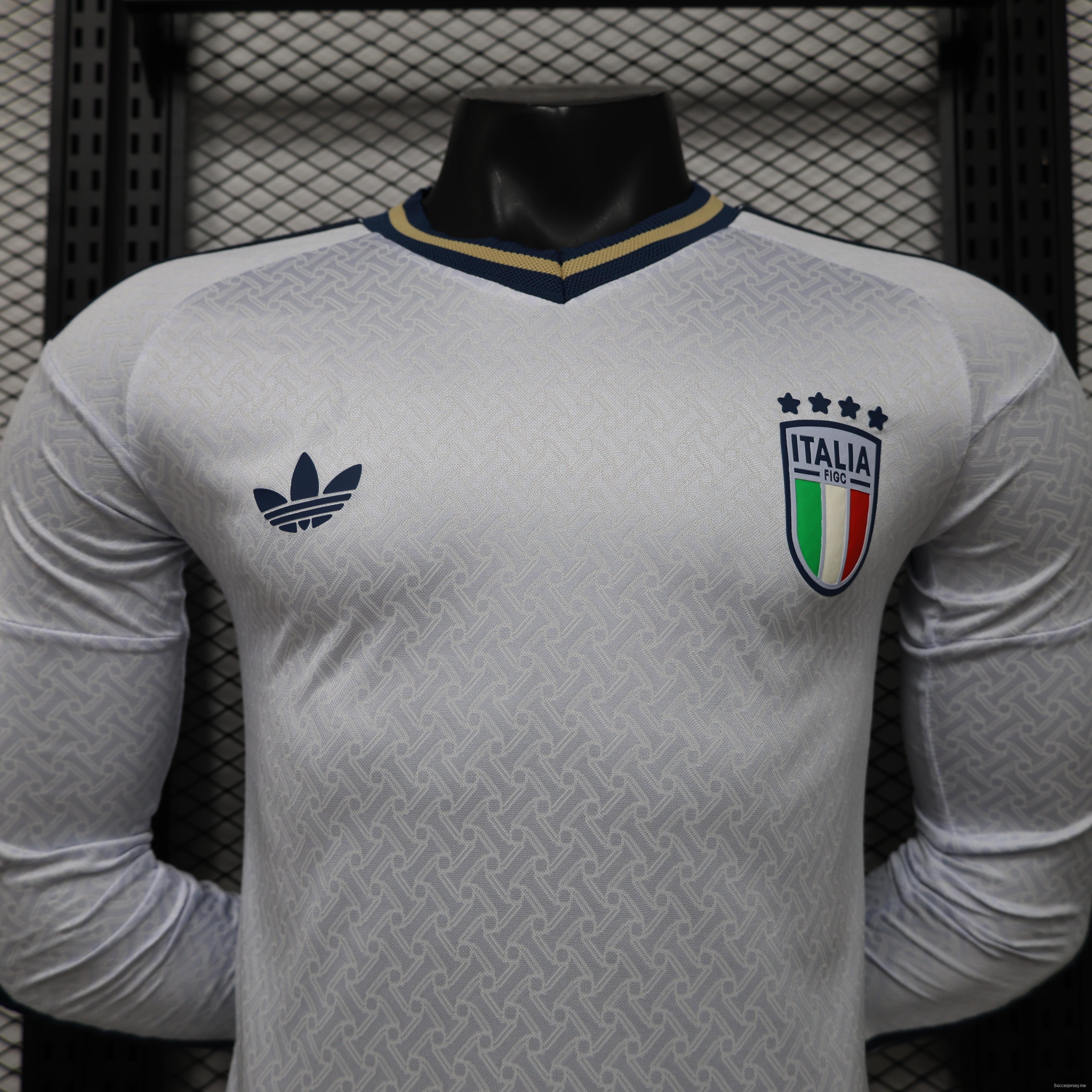 قميص اللاعب ذو الأكمام الطويلة، إصدار 2026، قميص إيطاليا للعب خارج أرضها باللون الأبيض