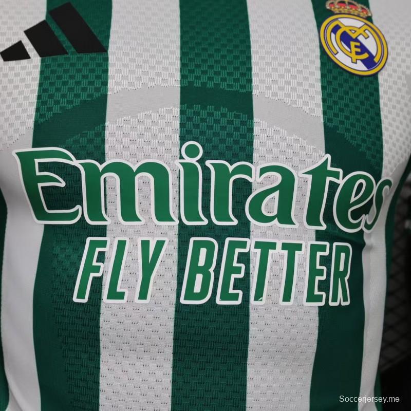 قميص اللاعب الإصدار 26/27، ريال مدريد، أخضر وأبيض مخطط، إصدار خاص