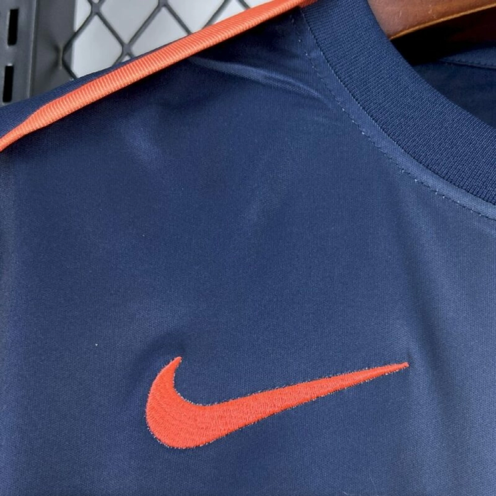 2025/25/26 قميص أكاديمية برشلونة برو الثالث للمحترفين