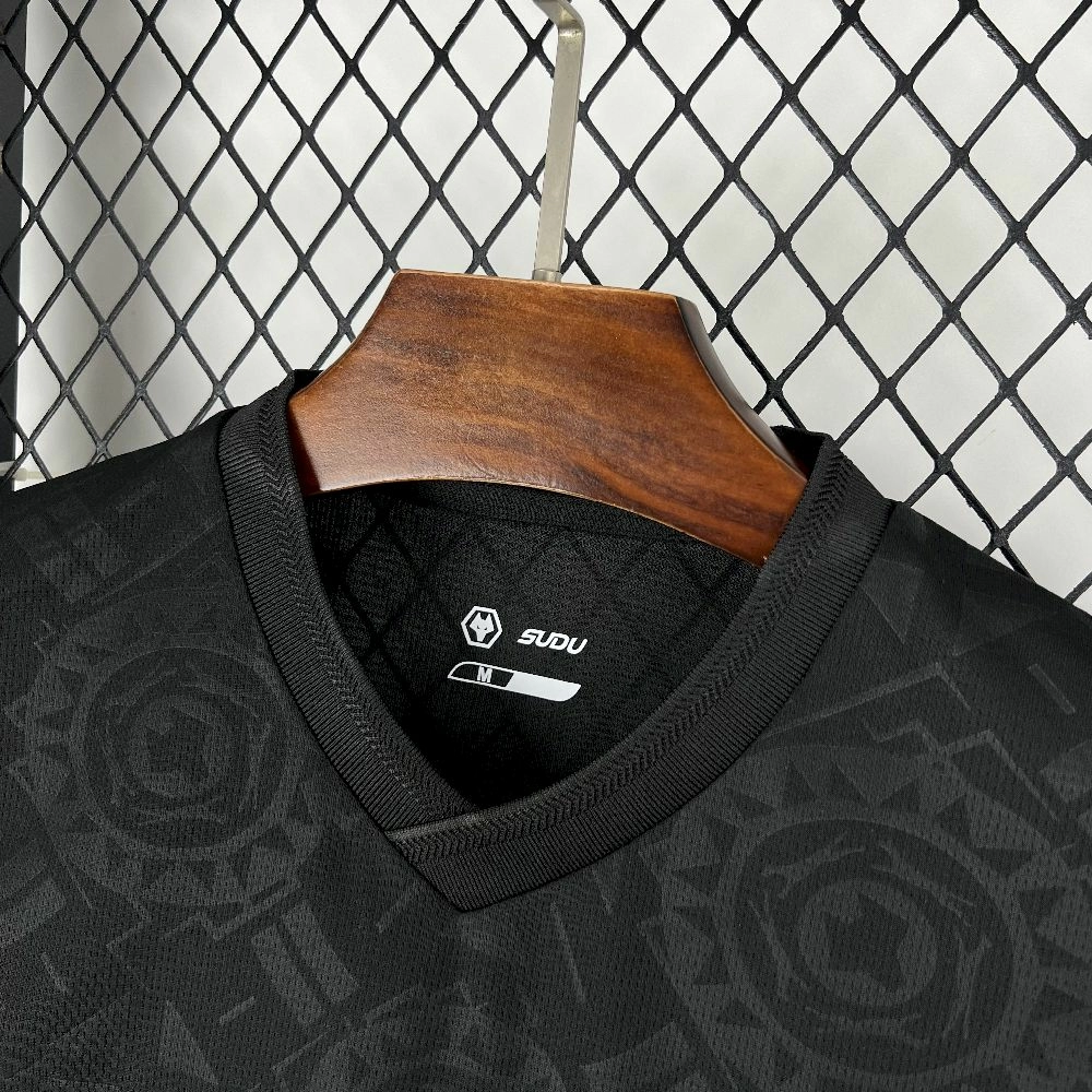 2025/26 ولفرهامبتون واندرارز حارس مرمى ولفرهامبتون واندررز قميص أسود