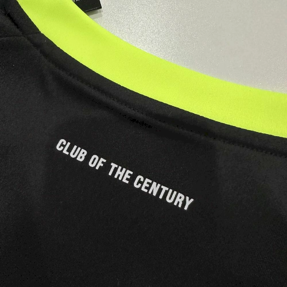 2025/25/26 قميص الأهلي للرجال خارج الملعب