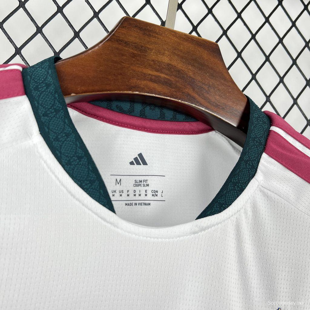 قميص ريال مدريد للعب على أرضه لموسم 2026/27