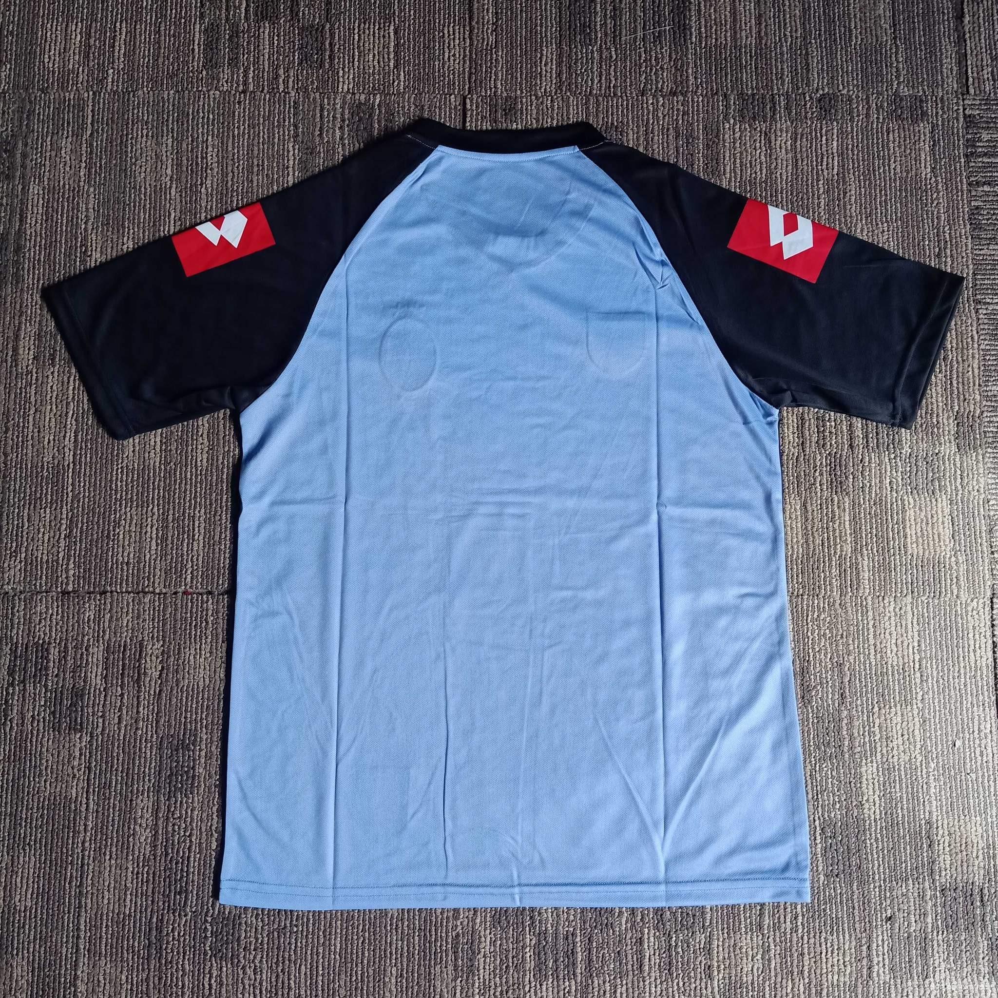 قميص أزرق ريترو 02/03 لحارس مرمى يوفنتوس يرتديه بوفون
