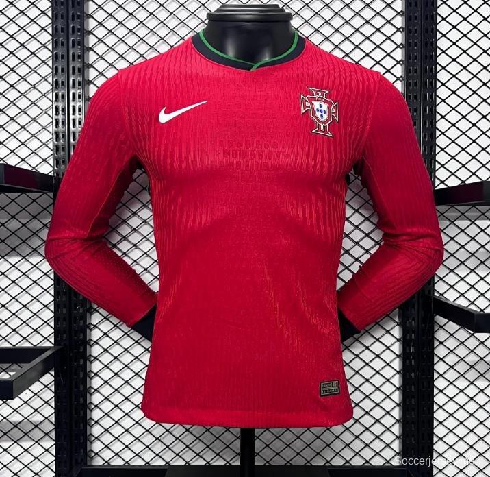 نسخة اللاعب 2024 قميص بأكمام طويلة الأكمام للبرتغال على أرضه
