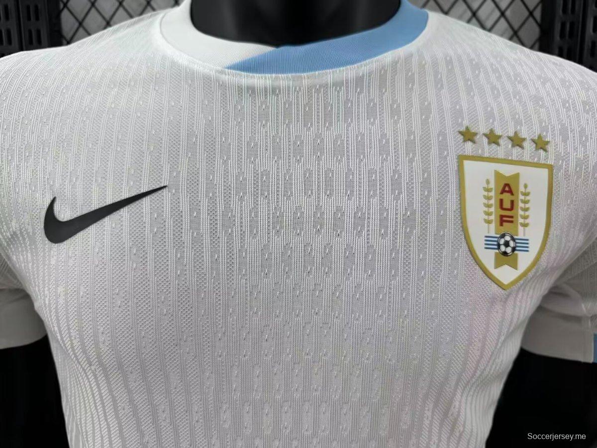 نسخة اللاعب 2024 قميص أوروجواي 2024 خارج الديار أبيض اللون
