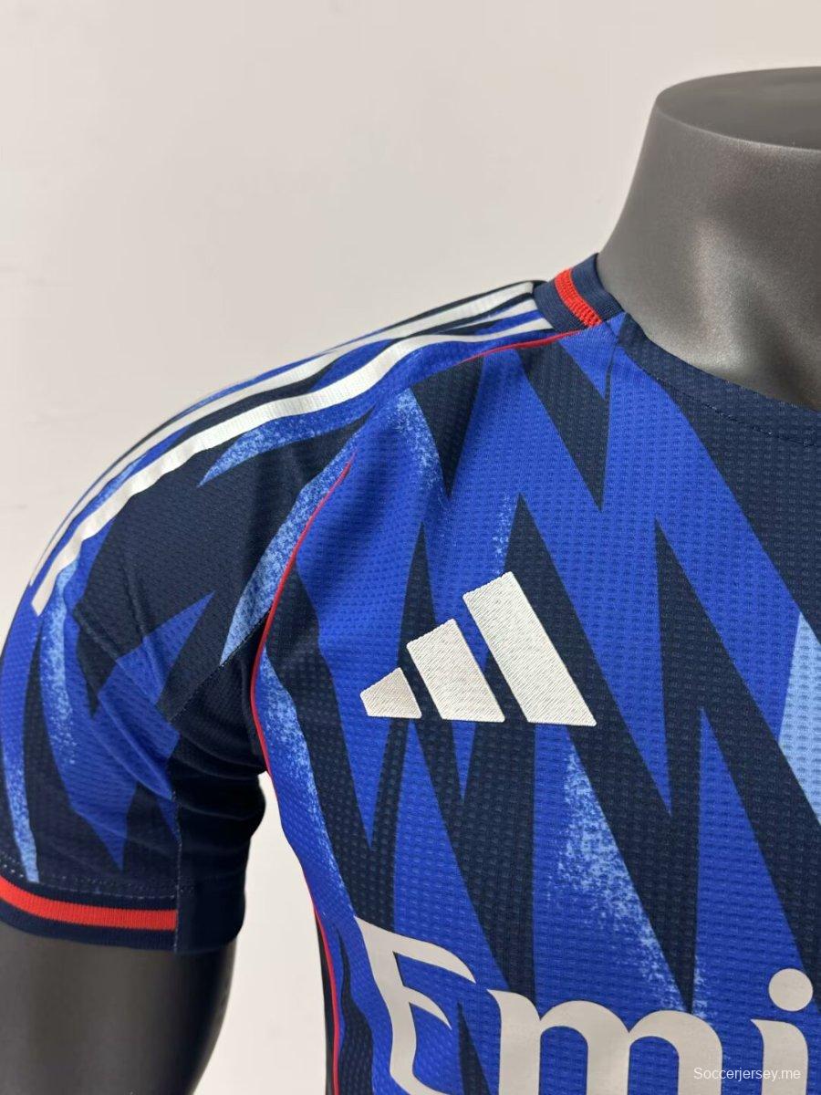 نسخة اللاعب 25/26 قميص أرسنال الأزرق خارج ملعبه أرسنال 25/26