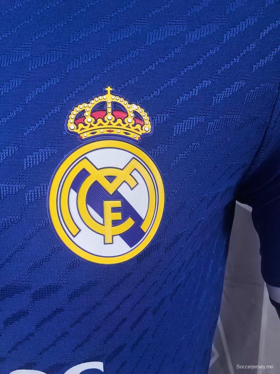 إصدار اللاعب 25/26 القميص الأزرق الثالث لريال مدريد 25/26