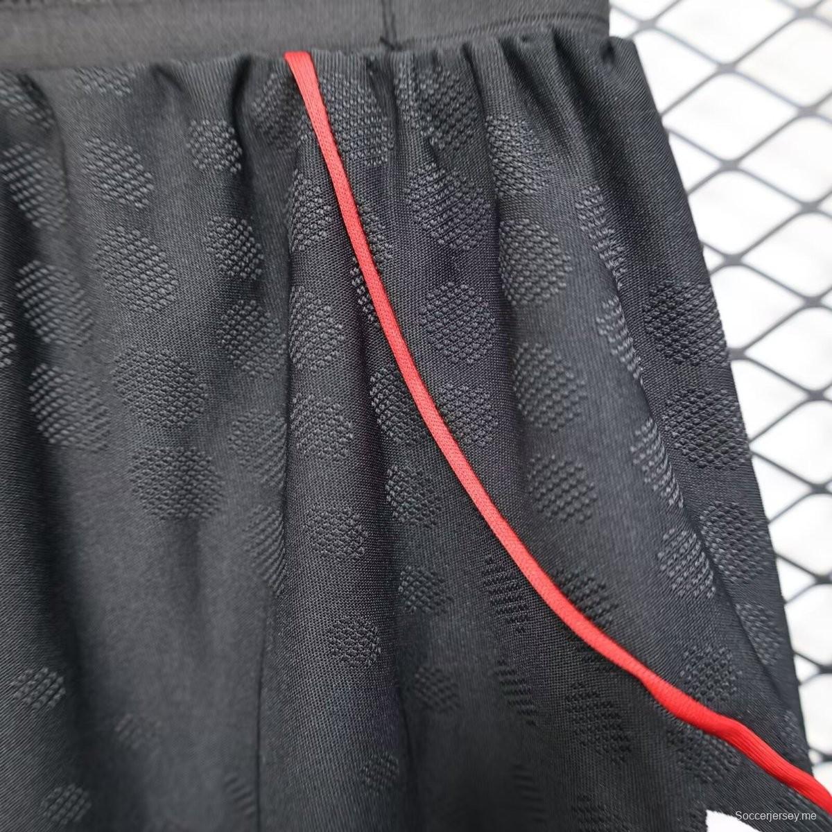 نسخة اللاعب 25/26 شورت ليفربول خارج أرضه