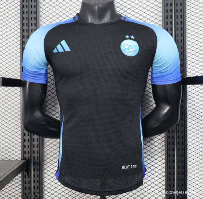 نسخة اللاعب 2025 قميص الجزائر أسود بأكمام زرقاء 2025