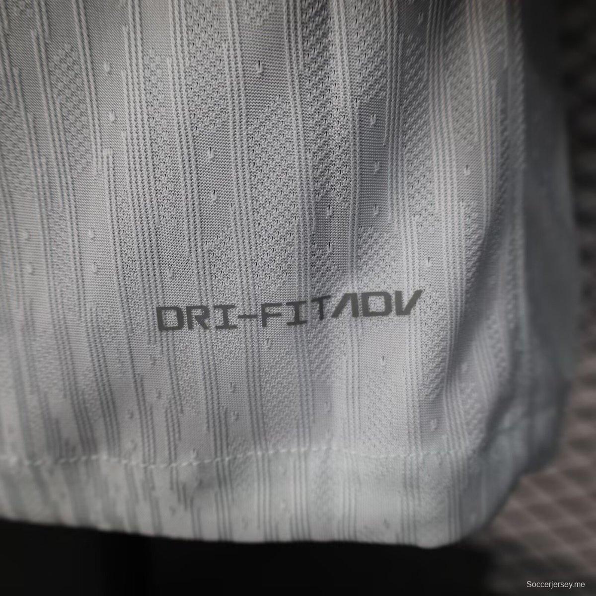 نسخة اللاعب 25/26 قميص بأكمام طويلة أبيض طويل الأكمام من انتر ميلان 25/26