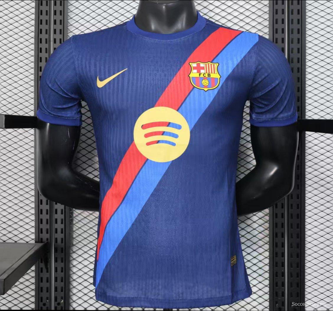 إصدار اللاعب 25/26 قميص برشلونة أزرق مع قميص مخطط قطري باللونين الأحمر والأزرق الفاتح